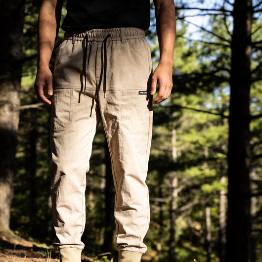 Pantalon cargo confortable et fonctionnel à rangements multiples